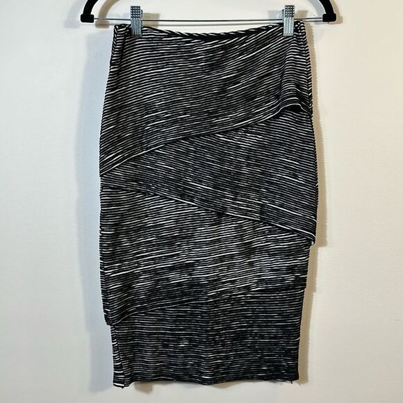 Bailey 44 Anthropologie Layered Black White Stripe Knee Length Skirt Size XS - Picture 1 of 8
